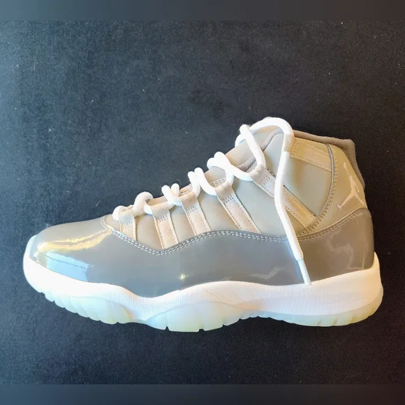 Air Jordan 11 Retro Cool Grey (2021) Men's size 9 - Picture 2 of 7